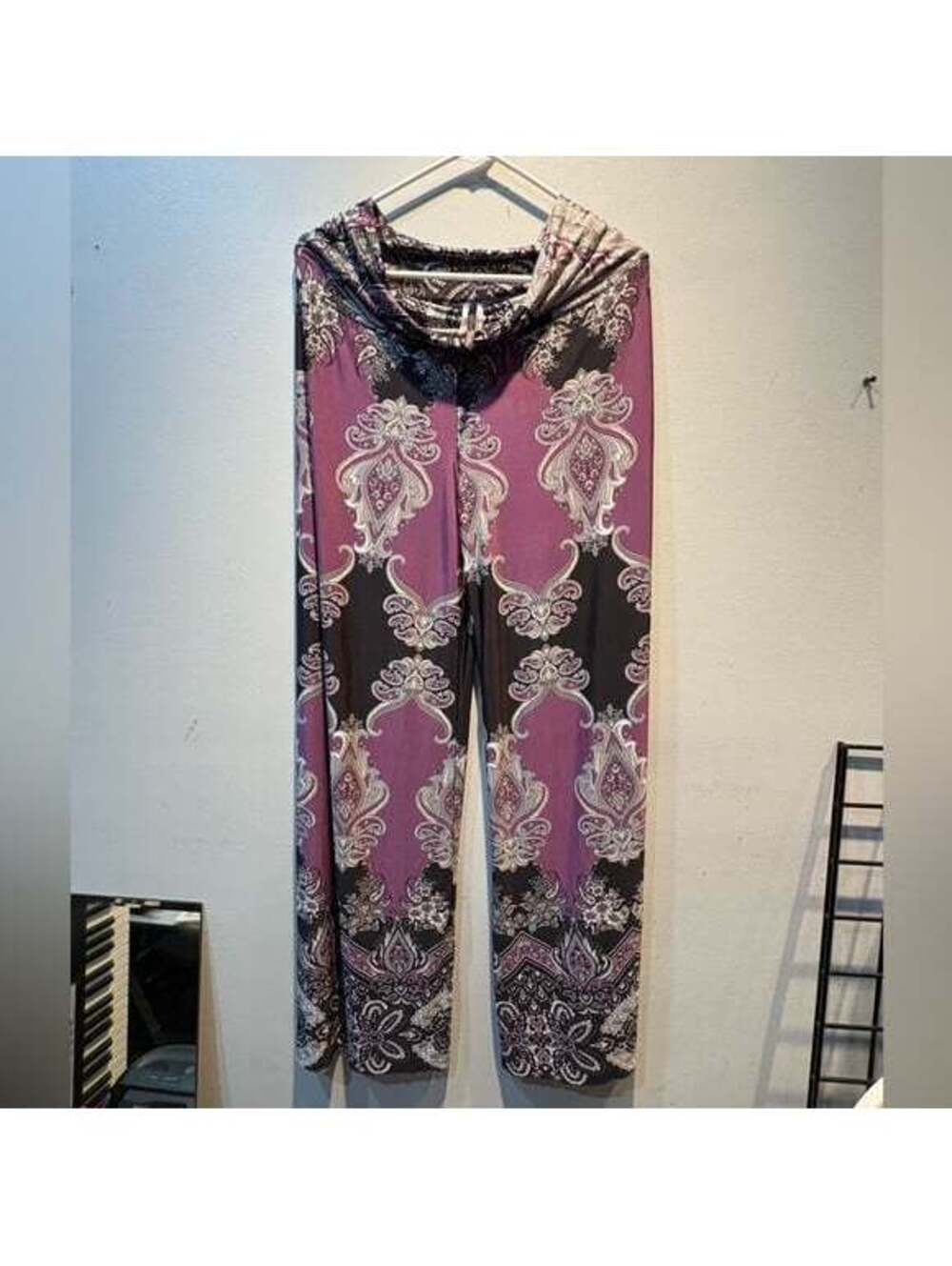Uptown USA Purple and Black Patterned Lounge Pants Size L